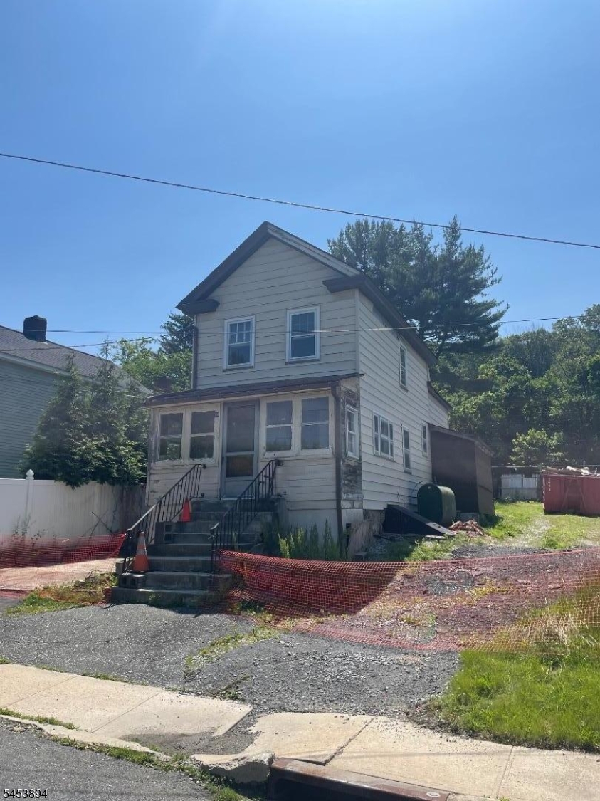 14 Green St Property Photo 1