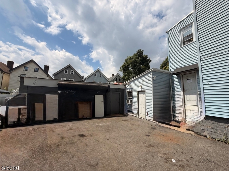 190 Taylor St Property Photo 3
