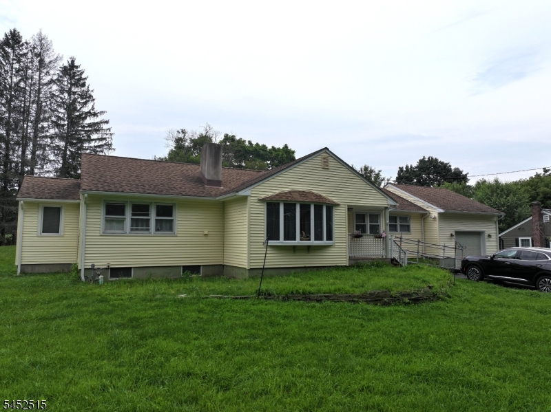 16 Lloyd Ave Property Photo 1