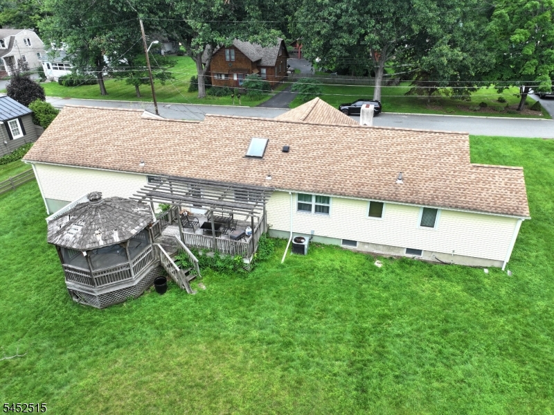 16 Lloyd Ave Property Photo 2
