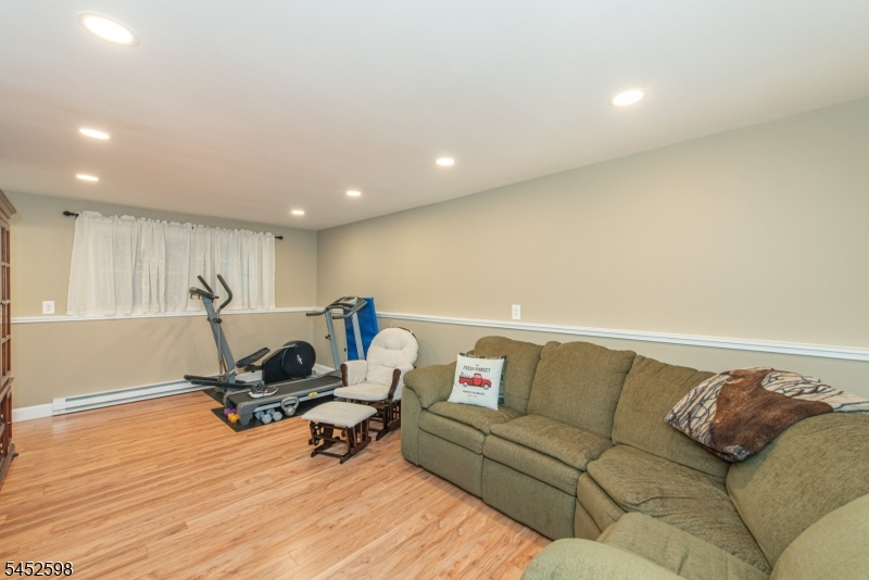 115 New York Ave Property Photo 19