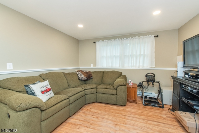 115 New York Ave Property Photo 20