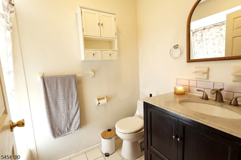 10 Davis Ave Property Photo 12