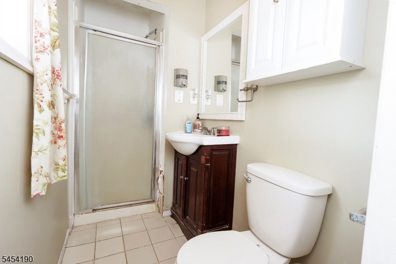 10 Davis Ave Property Photo 16
