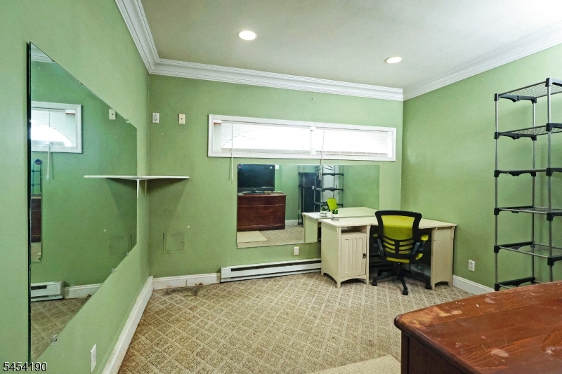 10 Davis Ave Property Photo 20
