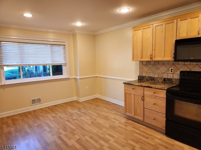 38 Park St 24e E Property Photo 7