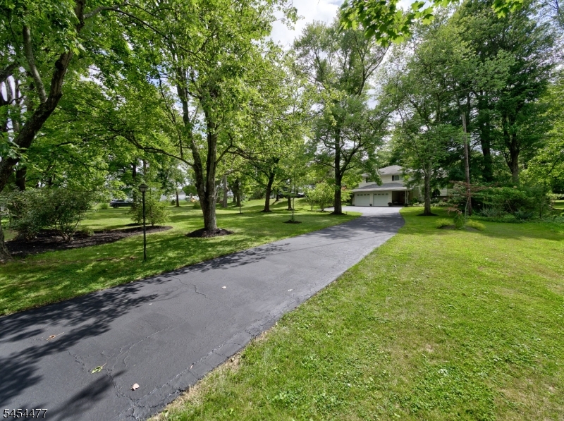548 Garretson Rd Property Photo 3