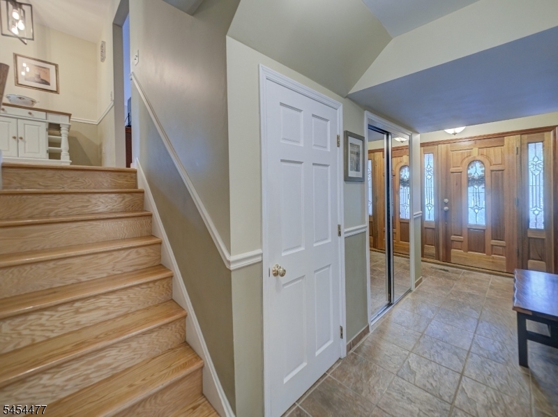 548 Garretson Rd Property Photo 5