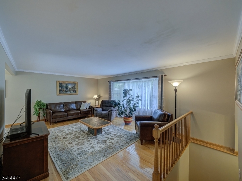 548 Garretson Rd Property Photo 6