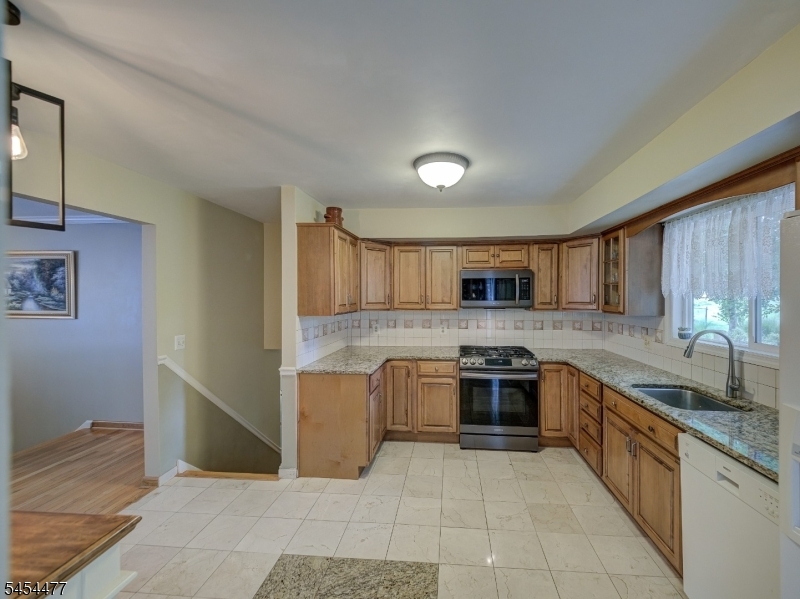 548 Garretson Rd Property Photo 11