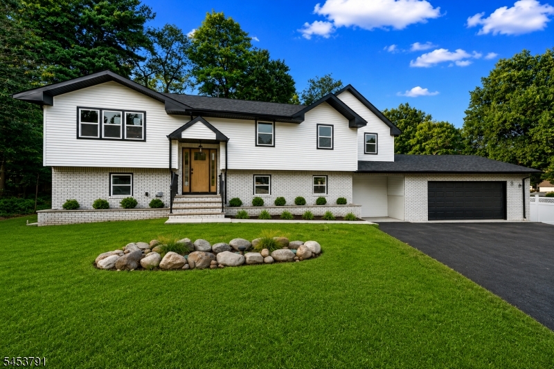 11 Mark Ter Property Photo 1
