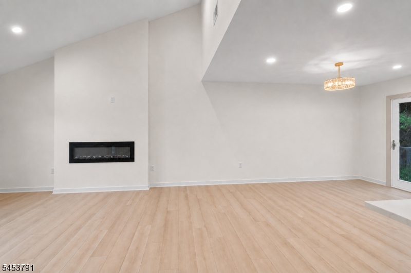 11 Mark Ter Property Photo 7