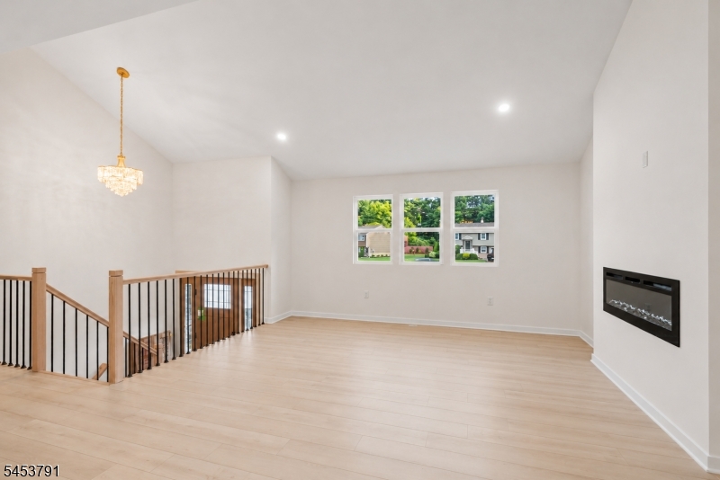 11 Mark Ter Property Photo 8