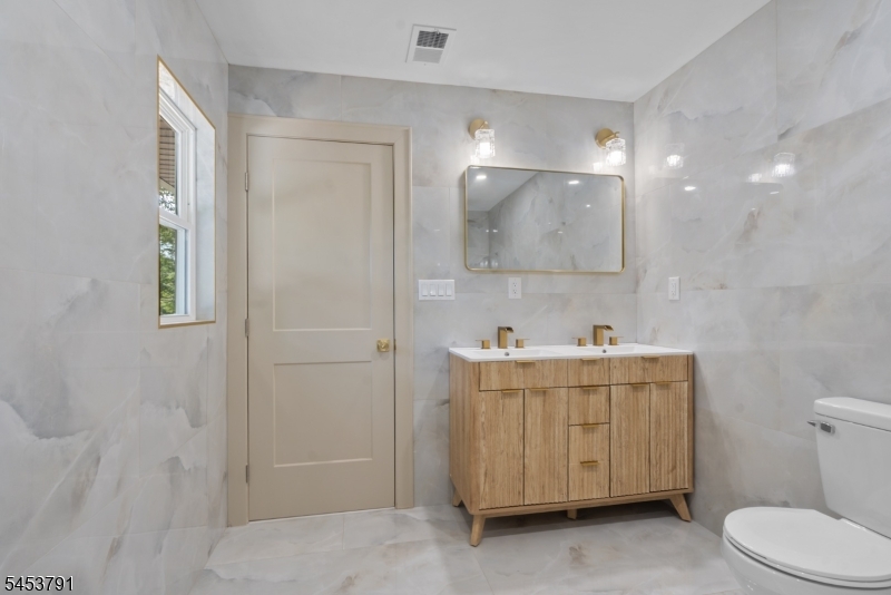 11 Mark Ter Property Photo 13