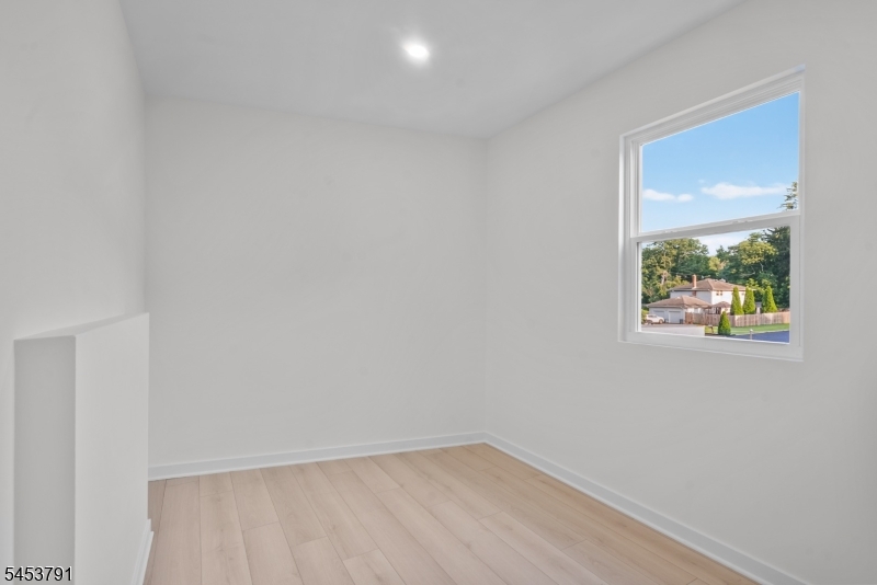 11 Mark Ter Property Photo 14