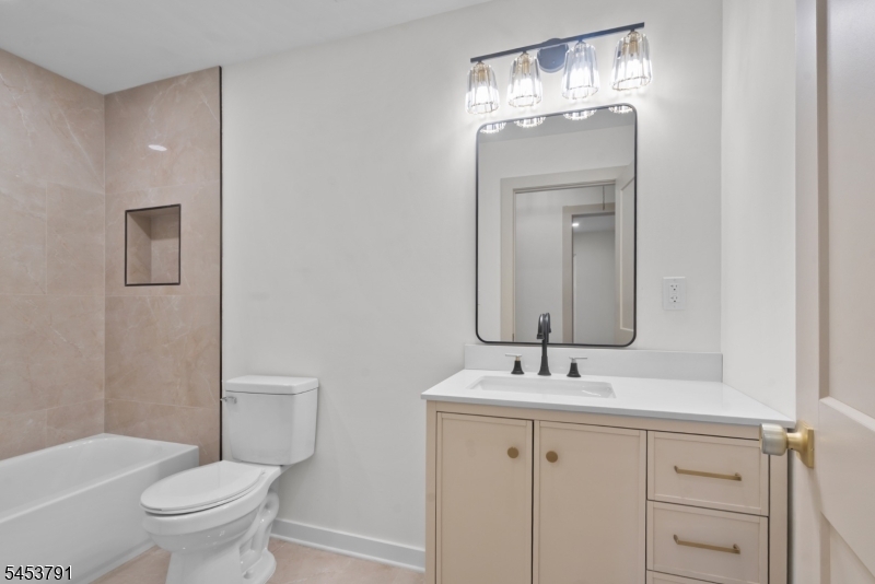 11 Mark Ter Property Photo 17