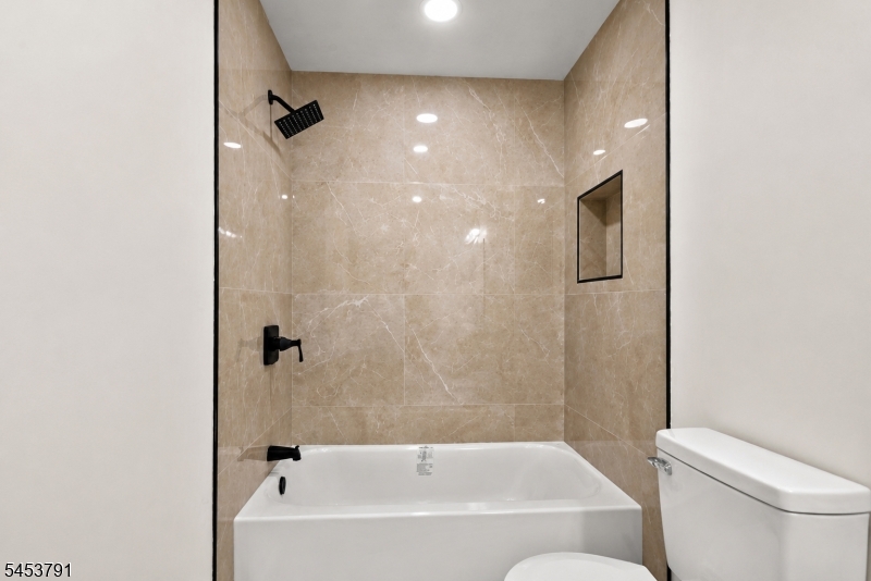 11 Mark Ter Property Photo 18