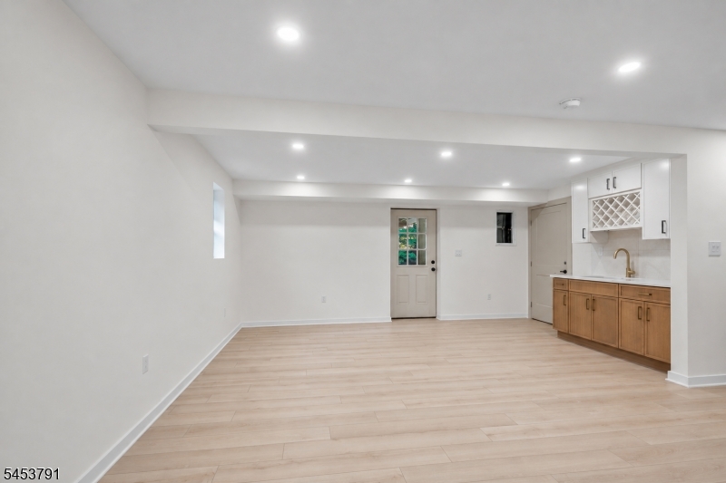 11 Mark Ter Property Photo 20