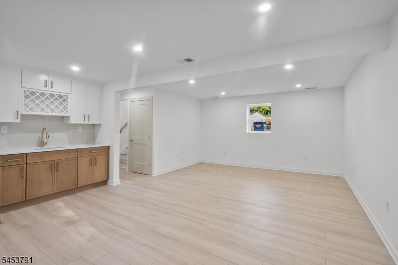 11 Mark Ter Property Photo 21