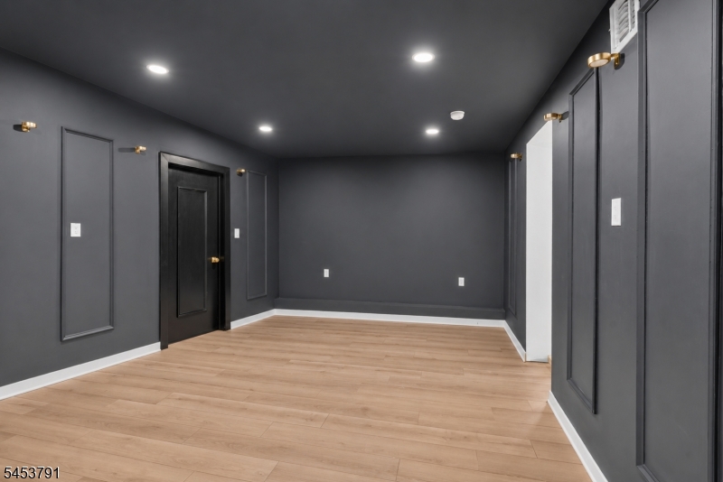 11 Mark Ter Property Photo 24
