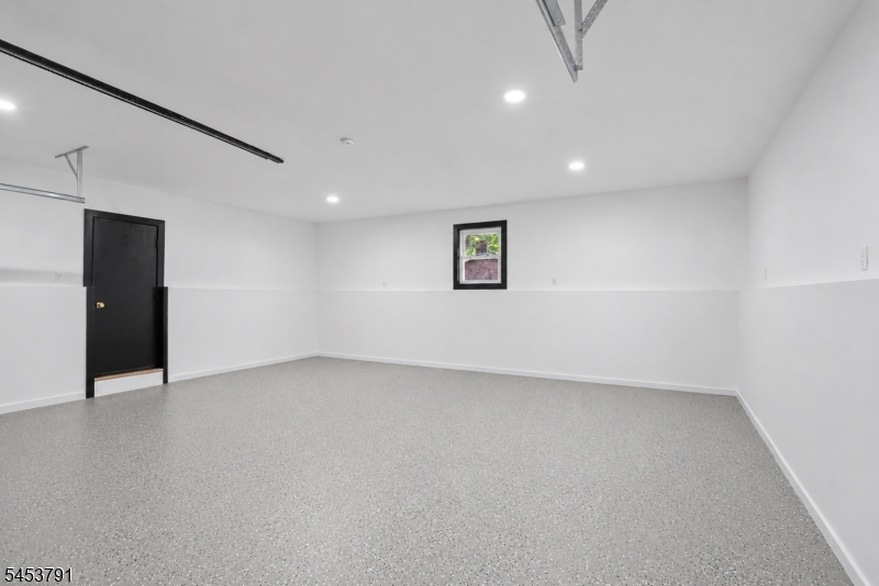 11 Mark Ter Property Photo 31