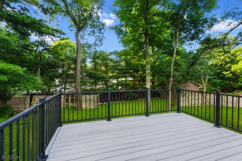 11 Mark Ter Property Photo 33
