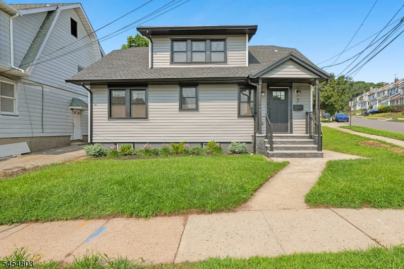7 Franklin Ave Property Photo 1