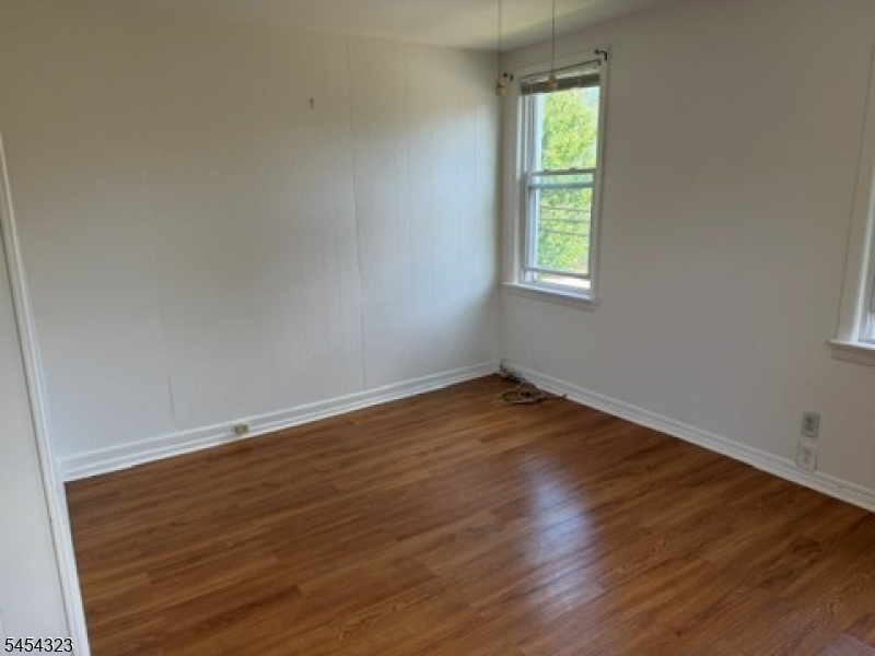 296 Berkeley Avenue 2 Property Photo 4