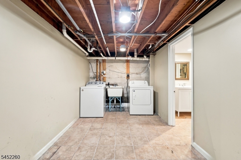 120 Main St Property Photo 33