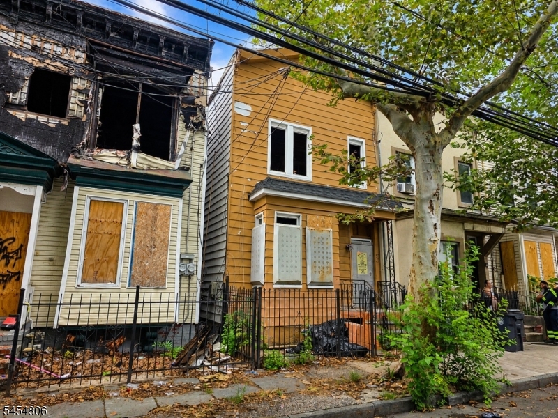 92 Garside St Property Photo 2