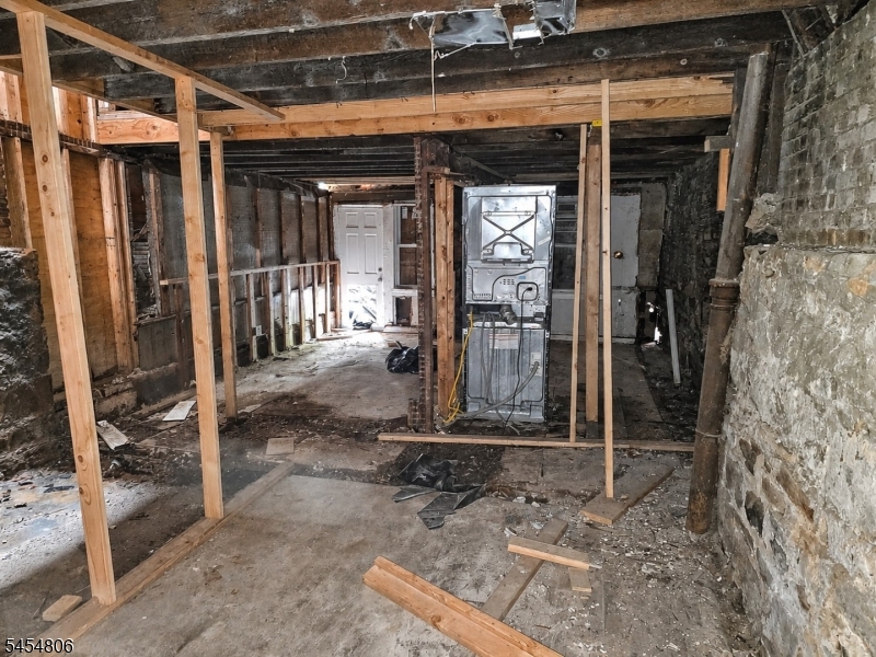 92 Garside St Property Photo 6