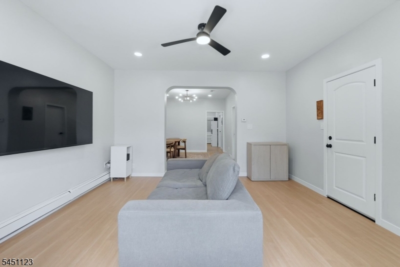 42 Lawrence St Property Photo 2