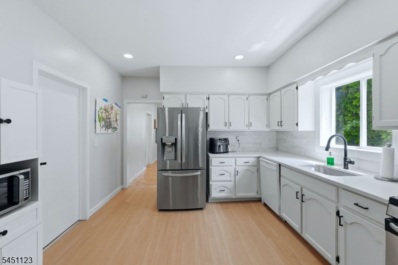 42 Lawrence St Property Photo 10
