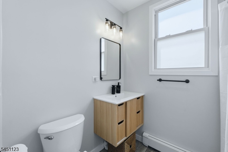 42 Lawrence St Property Photo 14