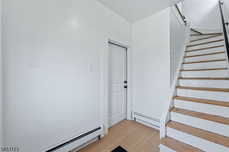 42 Lawrence St Property Photo 21