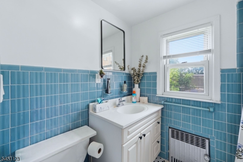 42 Lawrence St Property Photo 34