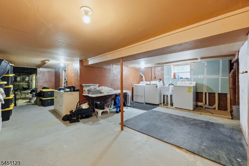42 Lawrence St Property Photo 40