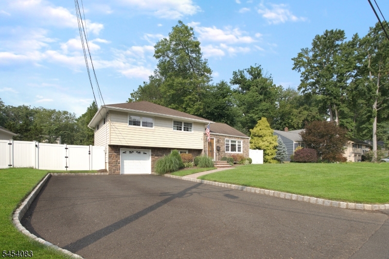 9 Brookdale Rd Property Photo 3