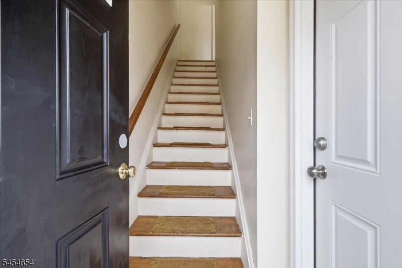 14 Dartmouth Ave 3b Property Photo 3