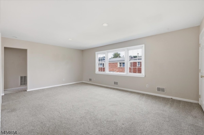 14 Dartmouth Ave 3b Property Photo 5