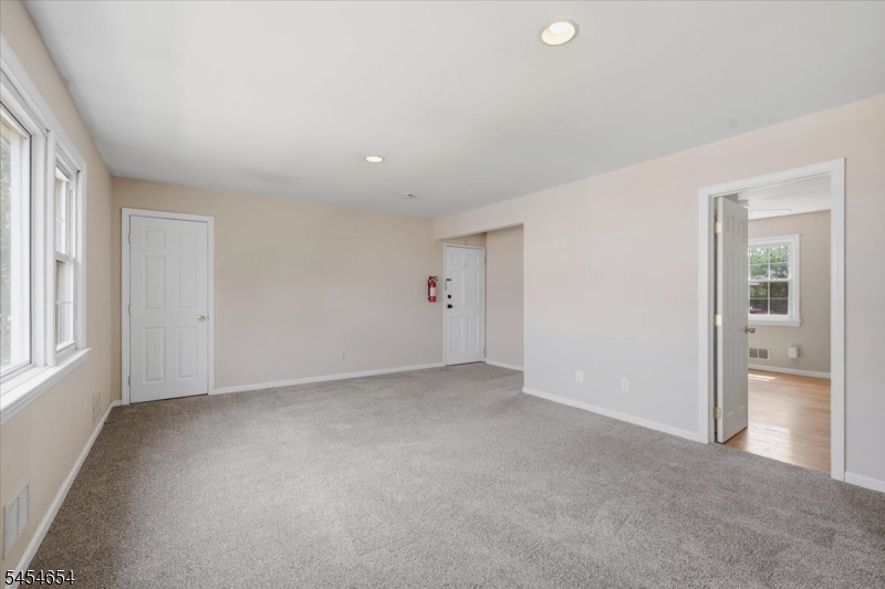 14 Dartmouth Ave 3b Property Photo 6