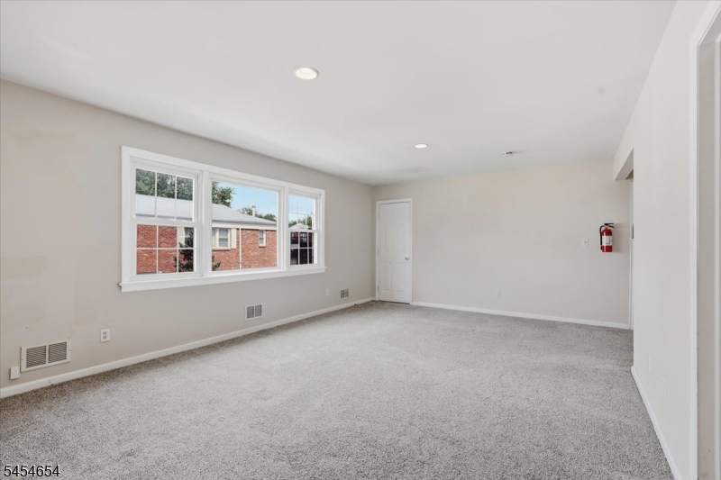 14 Dartmouth Ave 3b Property Photo 7