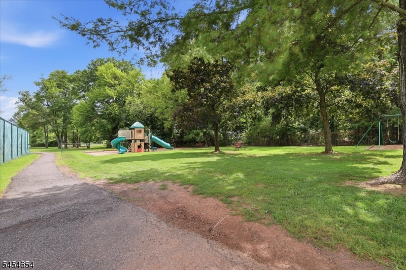 14 Dartmouth Ave 3b Property Photo 25