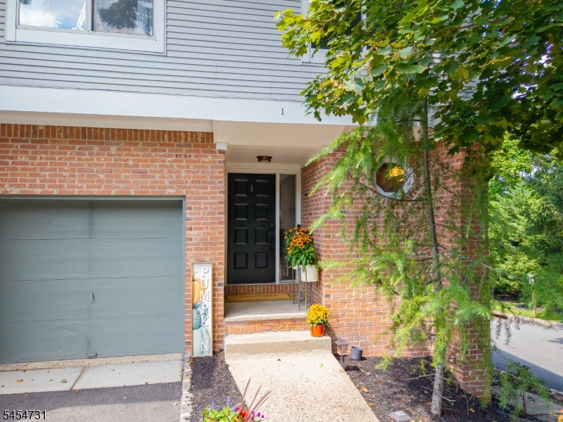 1 Mt Vernon Square Property Photo 2
