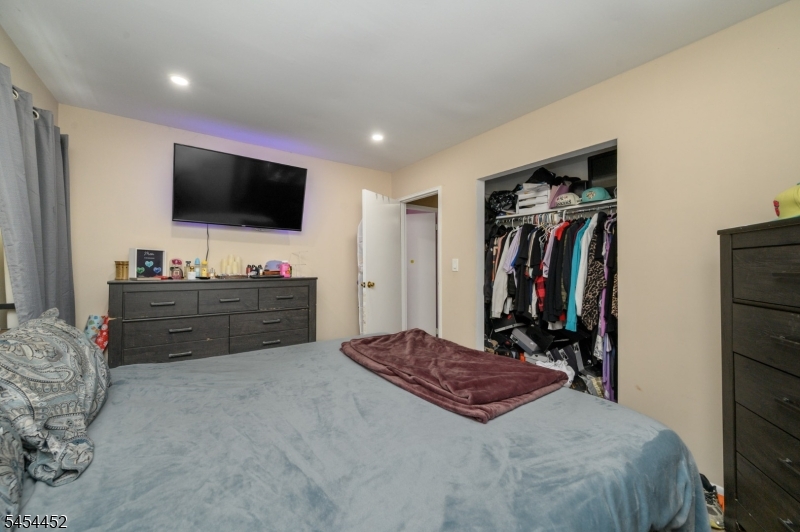 72 Lawrence Dr Property Photo 15