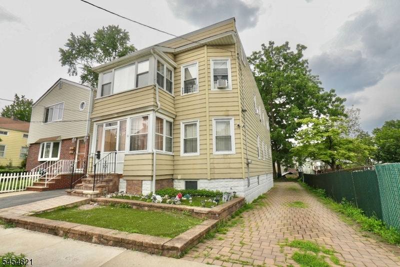 32 New St Property Photo 2