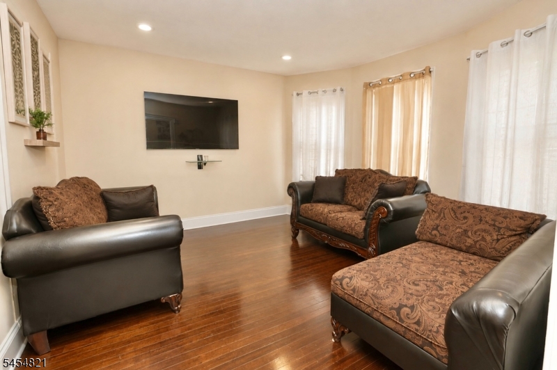 32 New St Property Photo 5