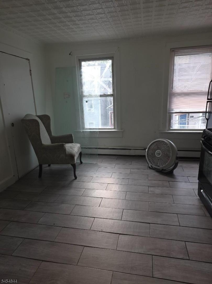 521 Summer St Property Photo 5