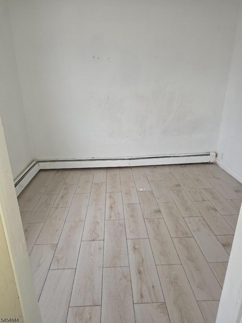 521 Summer St Property Photo 9