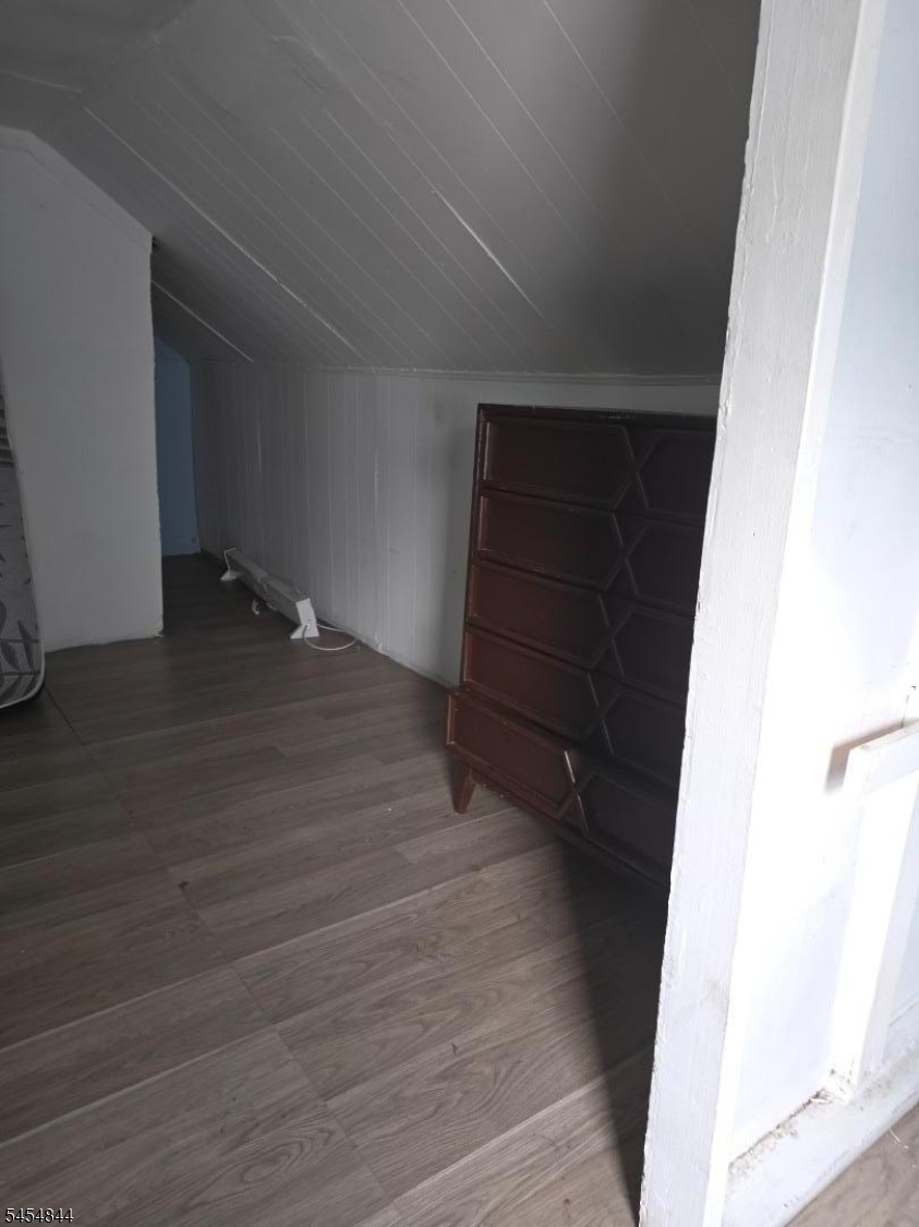 521 Summer St Property Photo 11